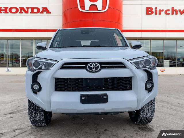 2022 Toyota 4Runner 4WD Leather | 7 Passenger | Running Boards in Cars & Trucks in Winnipeg - Image 3