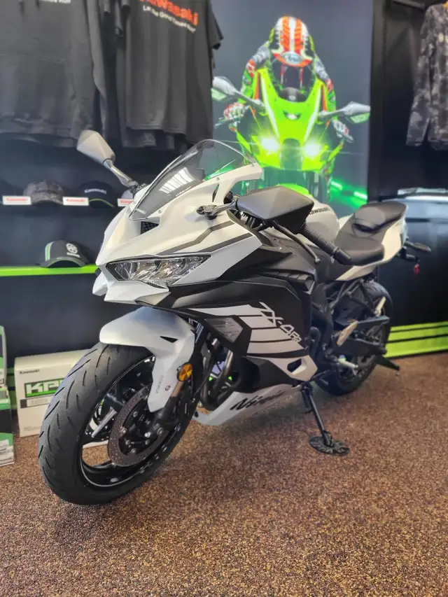 2025 Kawasaki ZX-4RR in Sport Bikes in St. Catharines - Image 5