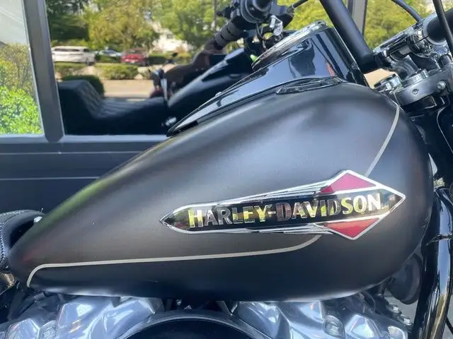2021 Harley-Davidson Softail FLSL - Slim in Street, Cruisers & Choppers in Calgary - Image 5