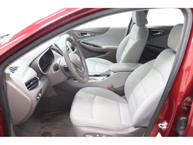 2019 Chevrolet Malibu LT, CARPLAY, DEMARREUR, SIEGES CHAUFFANTS in Cars & Trucks in Longueuil / South Shore - Image 2