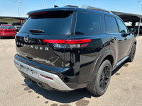 2022 NISSAN PATHFINDER PLATINUM | 4WD | ACCIDENT FREE CARFAX | 7 PASSENGER | REMOTE START | MOONROOF... (image 7)