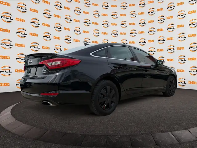2015 Hyundai Sonata Backup camera Heated seats Bluetooth in Cars & Trucks in Edmonton - Image 8
