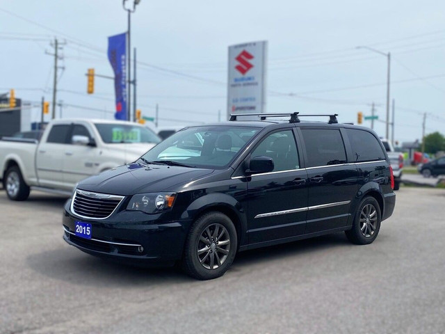 2015 Chrysler Town & Country S ~Leather ~Nav ~Power Seats ~Camer in Cars & Trucks in Barrie