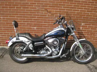 Welcome New Riders! Financing Options Available! This 2010 FXDC Dyna Custom This FXDC Dyna Custom ha...