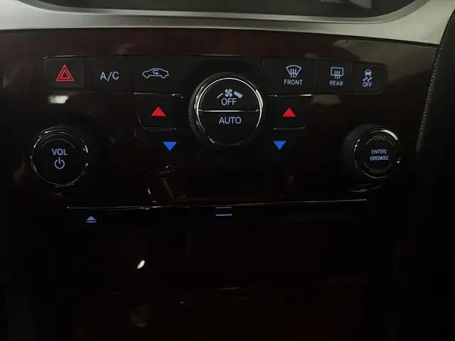 2012 Chrysler 300 LIMITED in Cars & Trucks in Laval / North Shore - Image 16