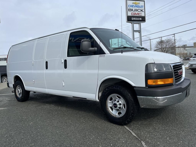  2020 CHEVROLET EXPRESS 3500 / MOTEUR 6.0L / LONGUE CARGO/ 4.99% in Cars & Trucks in Thetford Mines - Image 3