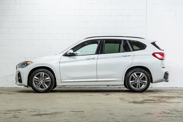 2022 BMW X1 xDrive28i | M Sport | Sièges Sport in Cars & Trucks in City of Montréal - Image 4