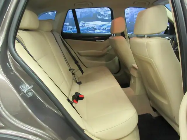 BMW X1 2012 X-DRIVE 28i JAMAIS ACCIDENTE 110 100 KM TRES PROPRE in Cars & Trucks in Lévis - Image 13