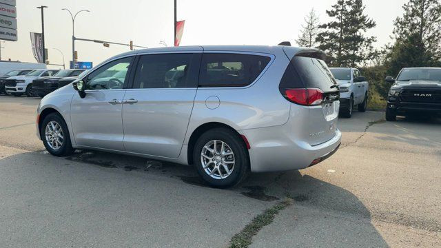 2026 Chrysler Grand Caravan SXT | 10.1 Inch Touchscreen in Cars & Trucks in Edmonton - Image 2