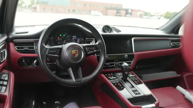 2022 Porsche Macan Base, Sunroof, Navigation, Red Interior, Navi in Cars & Trucks in Oakville / Halton Region - Image 17