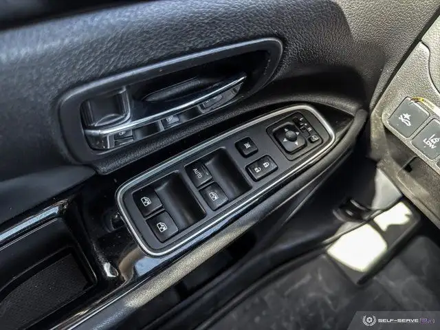 2018 Mitsubishi Outlander PHEV GT | LEATHER SEATS | SUNROOF in Cars & Trucks in Strathcona County - Image 24
