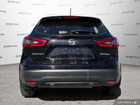 This 2020 Nissan Qashqai boasts all-wheel drive, providing confident handling in any weather conditi... (image 5)