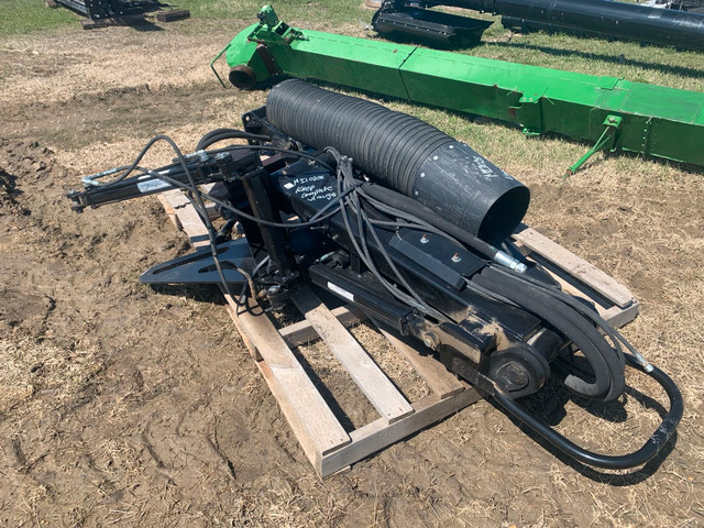 Bourgault 7700 Loading Auger (12") - for 7000 Series in Farming Equipment in Saskatoon - Image 3