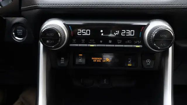 2021 Toyota RAV4 XLE | SUNROOF | ROOF RACK in Cars & Trucks in Mississauga / Peel Region - Image 24