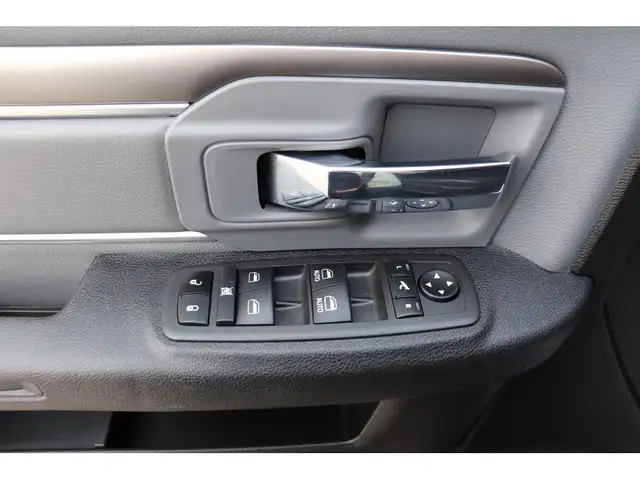 2022 Ram 1500 Classic SLT LUXURY EDITION CREW 4X4, LOADED/LEATHE in Cars & Trucks in Winnipeg - Image 13