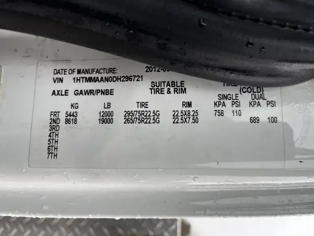 2013 International DuraStar MA025 Altec Bucket Service Truck in Heavy Trucks in Delta/Surrey/Langley - Image 95