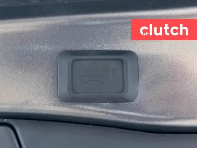 2022 Toyota RAV4 XLE AWD w/ Apple CarPlay, Heated Front Seats, R dans Autos et camions dans Ville de Toronto - Image 43