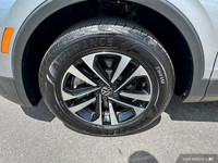 - PREVIOUS DAILY RENTAL - - ONE OWNER - ACCIDENT FREE - HEATED CLOTH SEATS - HEATED STEERING WHEEL -... (image 9)