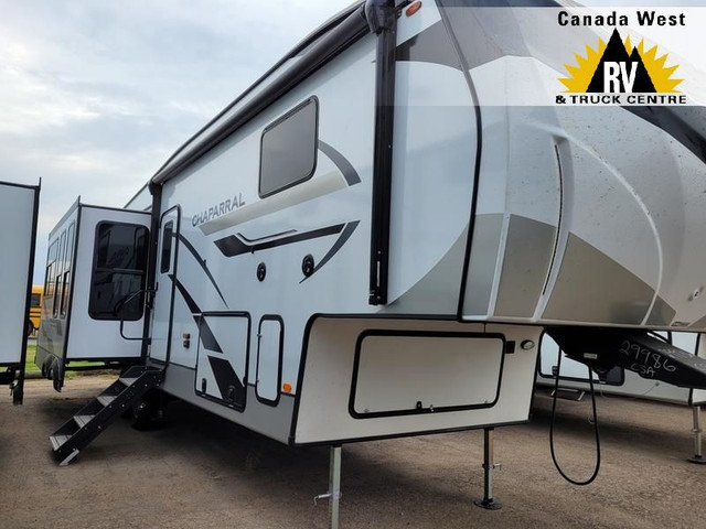 2023 Coachmen Chaparral 336TSIK in Travel Trailers & Campers in Saskatoon