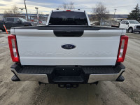 Super Duty F-350 SRW XLT 4WD Crew Cab 8' Box, 18" Aluminum Wheels, 6.7L V8 turbo Diesel, 10-Speed Au... (image 3)