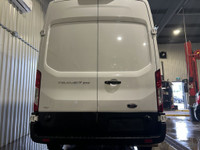 Welcome Ontario customers! All our vehicles are Ontario safety check/e-tested. We offer financing ad... (image 5)