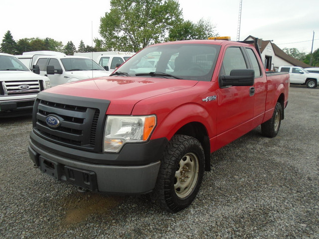 2011 Ford F-150 4WD SuperCab 145 XL in Cars & Trucks in St. Catharines