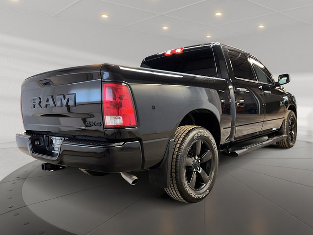 2023 RAM 1500 Classic EXPRESS NIGHT CREW CAB 4X4 in Cars & Trucks in Laval / North Shore - Image 4