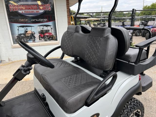 2019 CLUB CAR Tempo 48V Lifted Executive Seats golf cart in ATVs in Kitchener / Waterloo - Image 3
