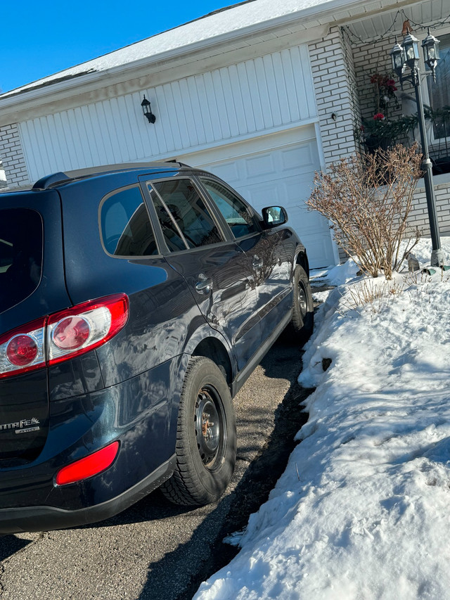 2011 Hyundai Santa Fe GL w/Sport in Cars & Trucks in City of Toronto - Image 4