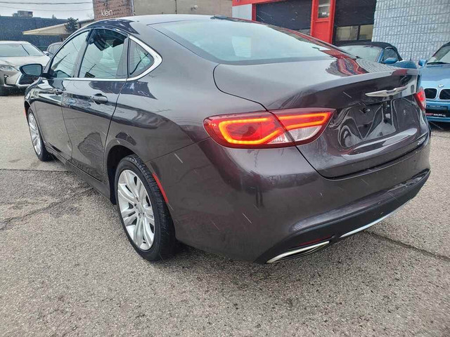  2015 Chrysler 200 Limited in Cars & Trucks in London - Image 4