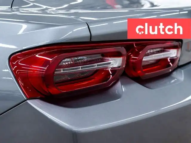 2019 Chevrolet Camaro 1LT w/ Apple CarPlay & Android Auto, Rearv dans Autos et camions dans Ottawa - Image 11
