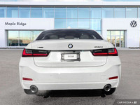 This BMW 3 Series boasts a Intercooled Turbo Premium Unleaded I-4 2.0 L/122 engine powering this Aut... (image 3)
