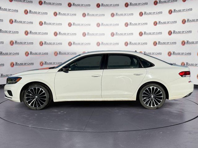 2022 VOLKSWAGEN PASSAT HIGHLINE in Cars & Trucks in Calgary - Image 2