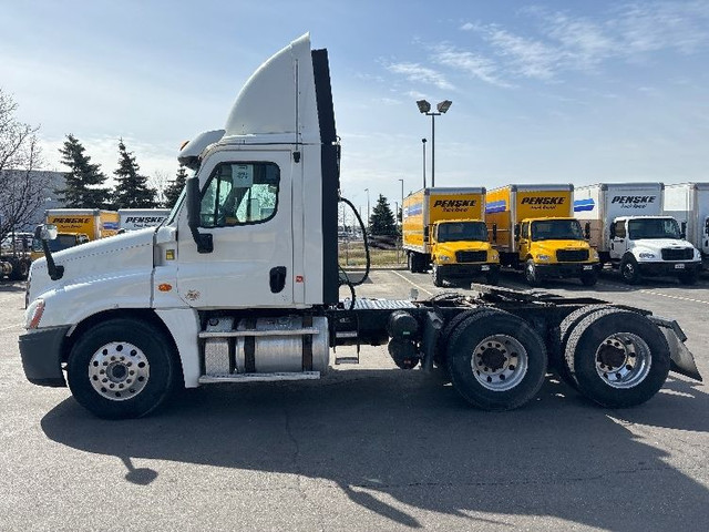 2018 Freightliner X12564ST in Heavy Trucks in Edmonton - Image 4