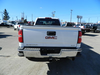 2015 GMC SLE DURAMAX DIESEL 3500 H/D (¾ TON ) 4x4, Automatic transmission ,Cruise control,Tilt steer... (image 8)