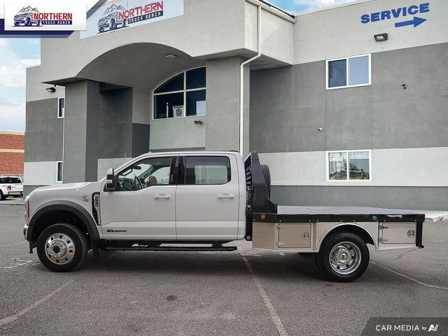 2023 Ford F-550 Chassis Lariat CREW CAB 4X4 LARIAT FLAT BED P... in Cars & Trucks in Edmonton - Image 4