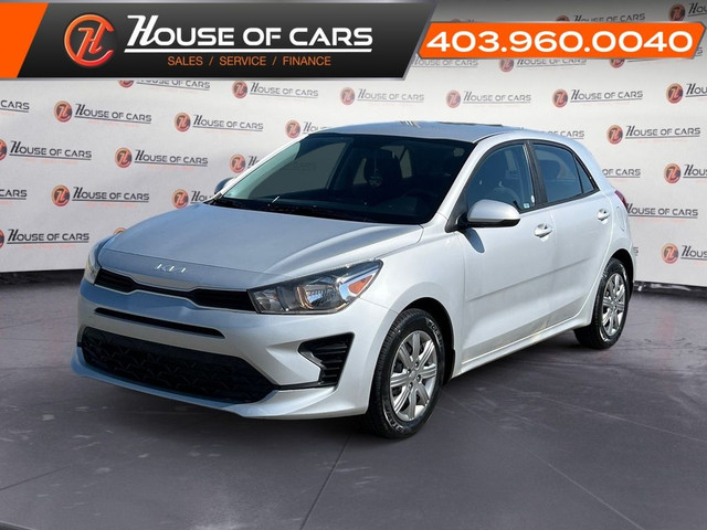 2022 Kia Rio 5-door LX+ IVT/ Bluetooth/ BackupCam/ Heated Seats in Cars & Trucks in Calgary