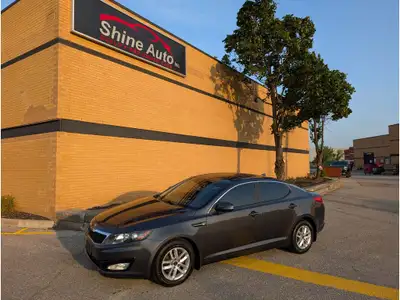 ** WINTER TIRES INCLUDED ** SOLD WITH SAFETY INCLUDED *** 4 CYL ** LOW KM ** BLUETOOTH ** HEATED SEA...