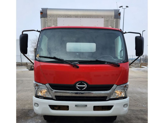  2018 Hino HINO 195 in Heavy Trucks in Calgary - Image 2