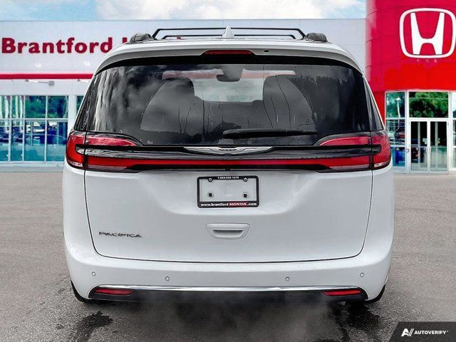 2022 Chrysler Pacifica Touring L | FREE HONDA MOWER with in Cars & Trucks in Brantford - Image 4