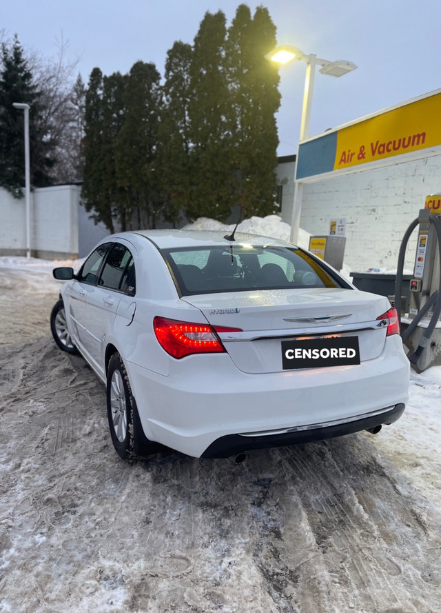 2011 Chrysler 200 Touring in Cars & Trucks in Winnipeg - Image 2