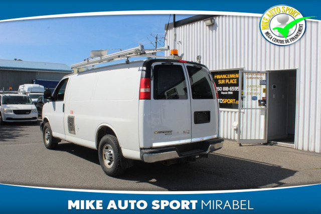 2014 Chevrolet Express Cargo Van Traction arrière 3500 135 po !! dans Autos et camions  à Laval/Rive Nord - Image 2