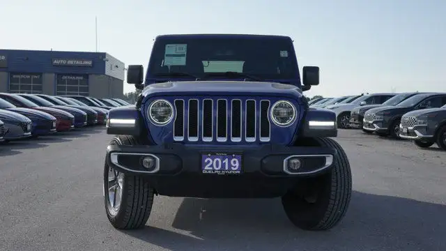 2019 Jeep Wrangler Unlimited Sahara 4x4 | Leather in Cars & Trucks in Guelph - Image 3