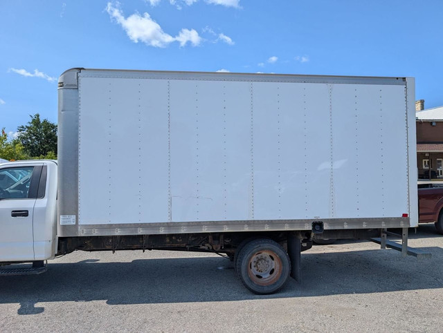2017 Ford SUPER DUTY F-450 DRW 2WD Reg Cab 205" WB 120" CA XL in Cars & Trucks in Stratford - Image 4