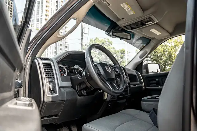 2014 Ram 1500 4WD QUAD CAB 140.5" | CAM | BLUETOOTH | in Cars & Trucks in City of Toronto - Image 6