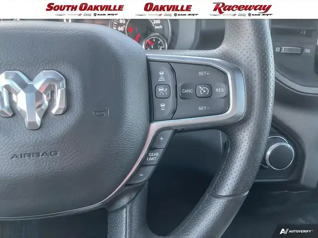2025 Ram 1500 TRADESMAN CREW CAB | 6.4 BOX | 3.92 AXLE | DEMO | in Cars & Trucks in Oakville / Halton Region - Image 8