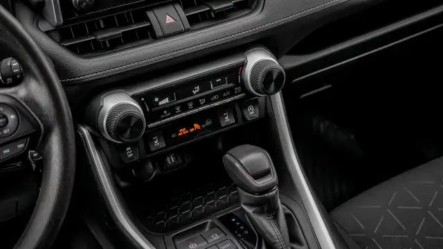2023 Toyota RAV4 LE AWD | Heated Seats | Lane Keeping | CarPlay in Cars & Trucks in Guelph - Image 19