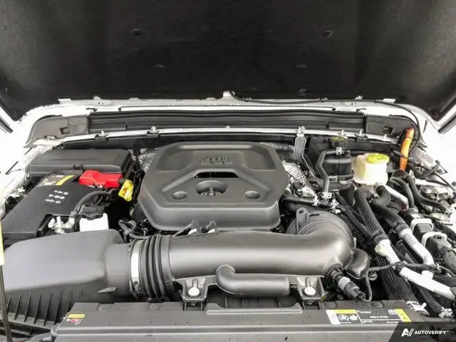 2024 Jeep Wrangler 4xe Sahara | Plug-in Hybrid | Sky One Touch dans Autos et camions dans Calgary - Image 13