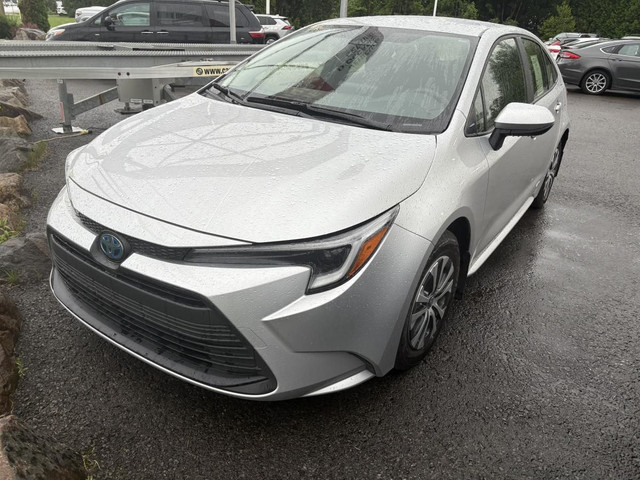 Toyota Corolla LE HYBRIDE 2024 AWD - BAS MILLAGE - in Cars & Trucks in Québec City