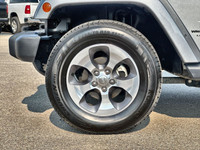 Jeep Wrangler JK Unlimited Sahara ~An AMVIC licensed dealer~ Engine: V6 Cylinder Engine 3.6L L/100Km... (image 5)